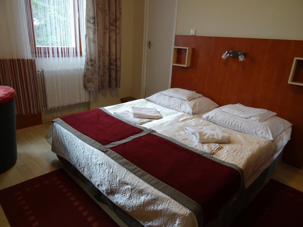 Fortuna Hotel Мишкольц Номер фото