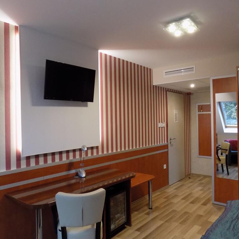 Fortuna Hotel Мишкольц Экстерьер фото