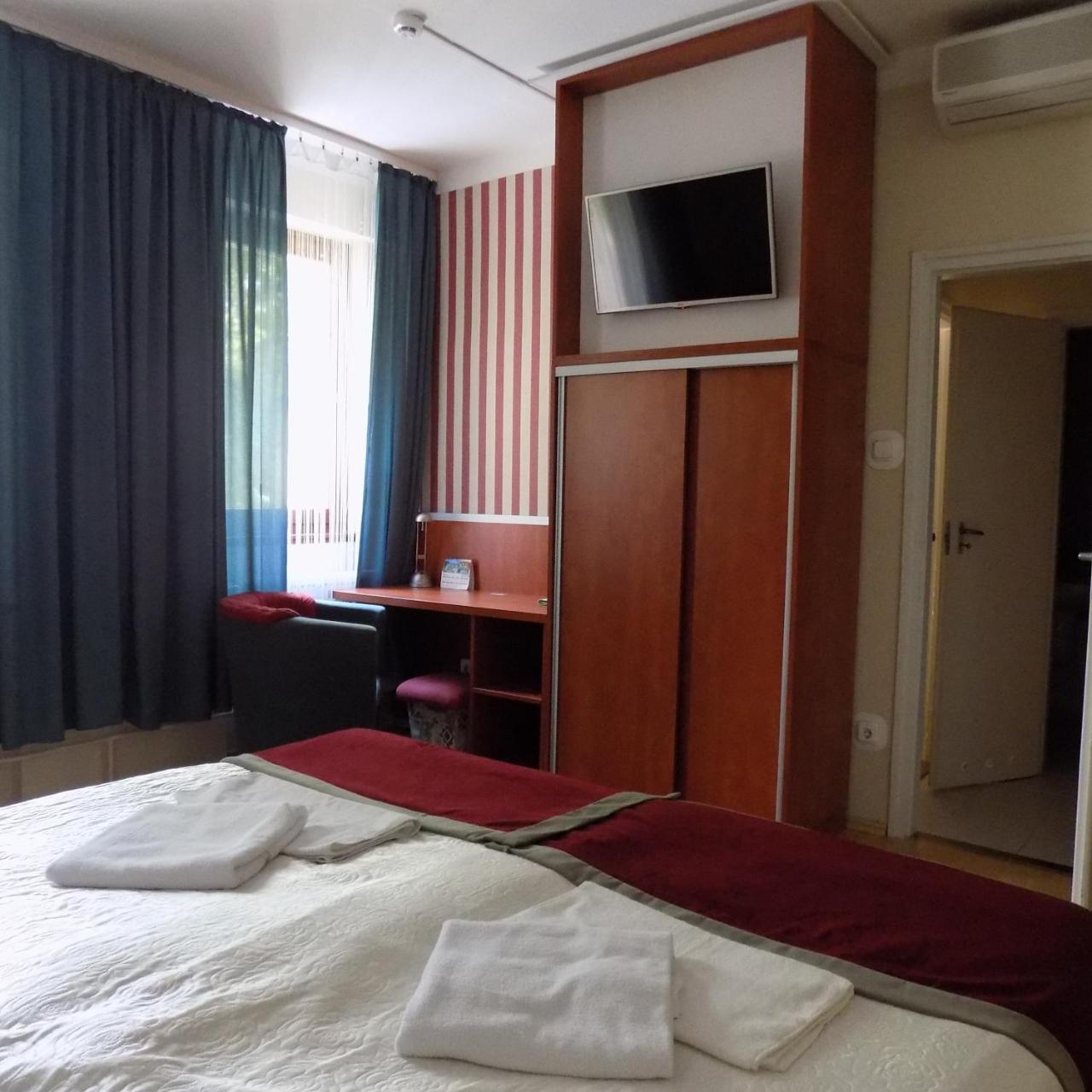 Fortuna Hotel Мишкольц Экстерьер фото
